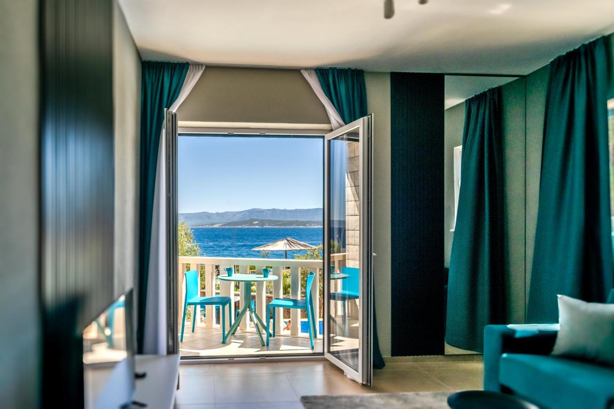 Hotel Sol Bol Bagian luar foto