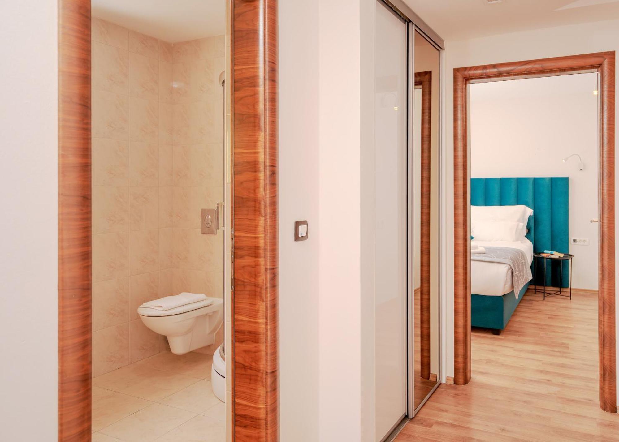 Hotel Sol Bol Bagian luar foto