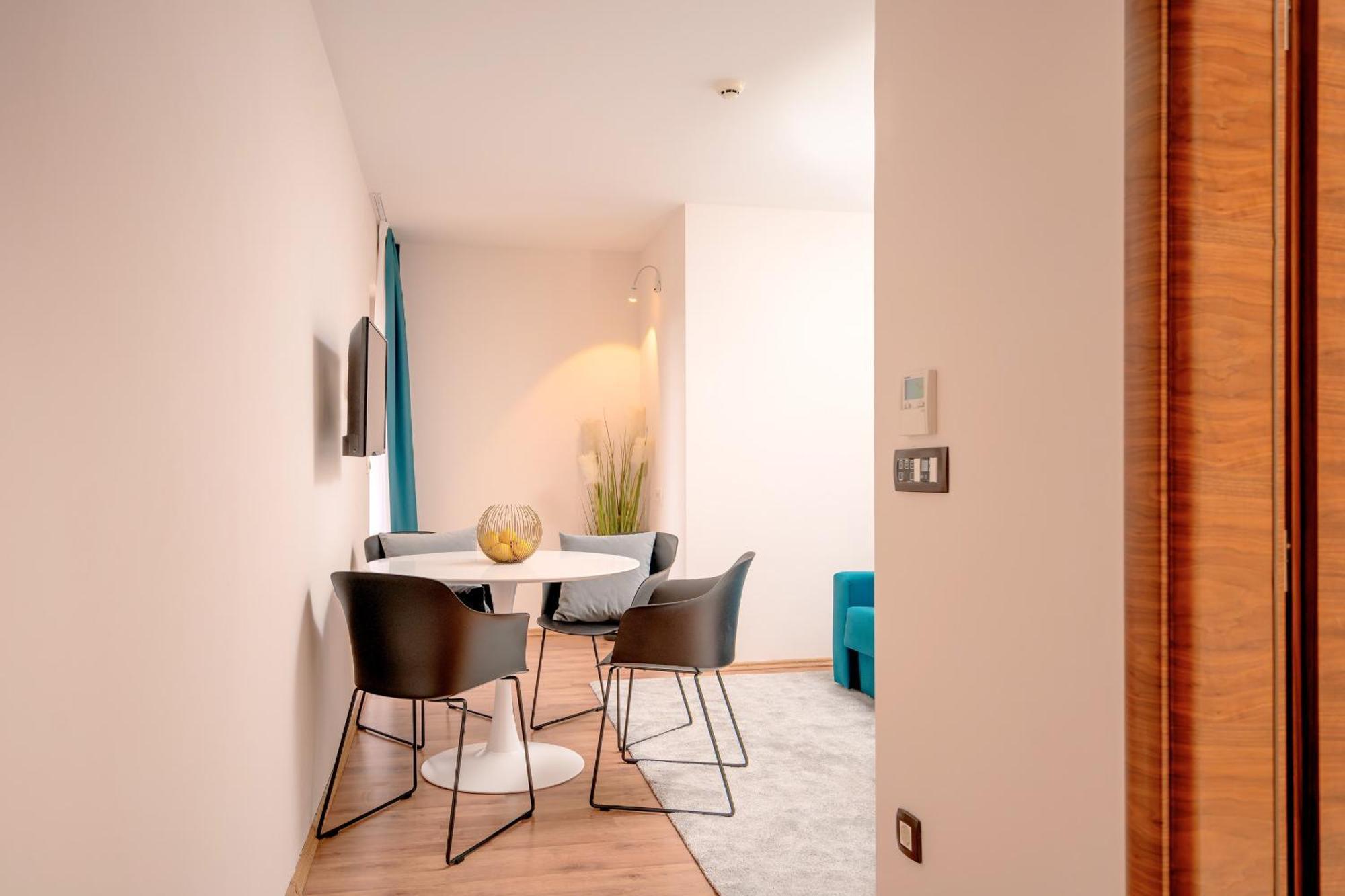 Hotel Sol Bol Bagian luar foto